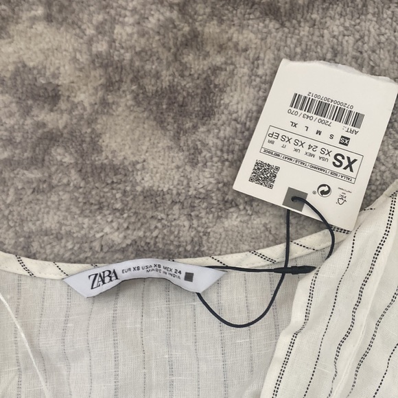 Zara v neck blouse - Picture 2 of 2